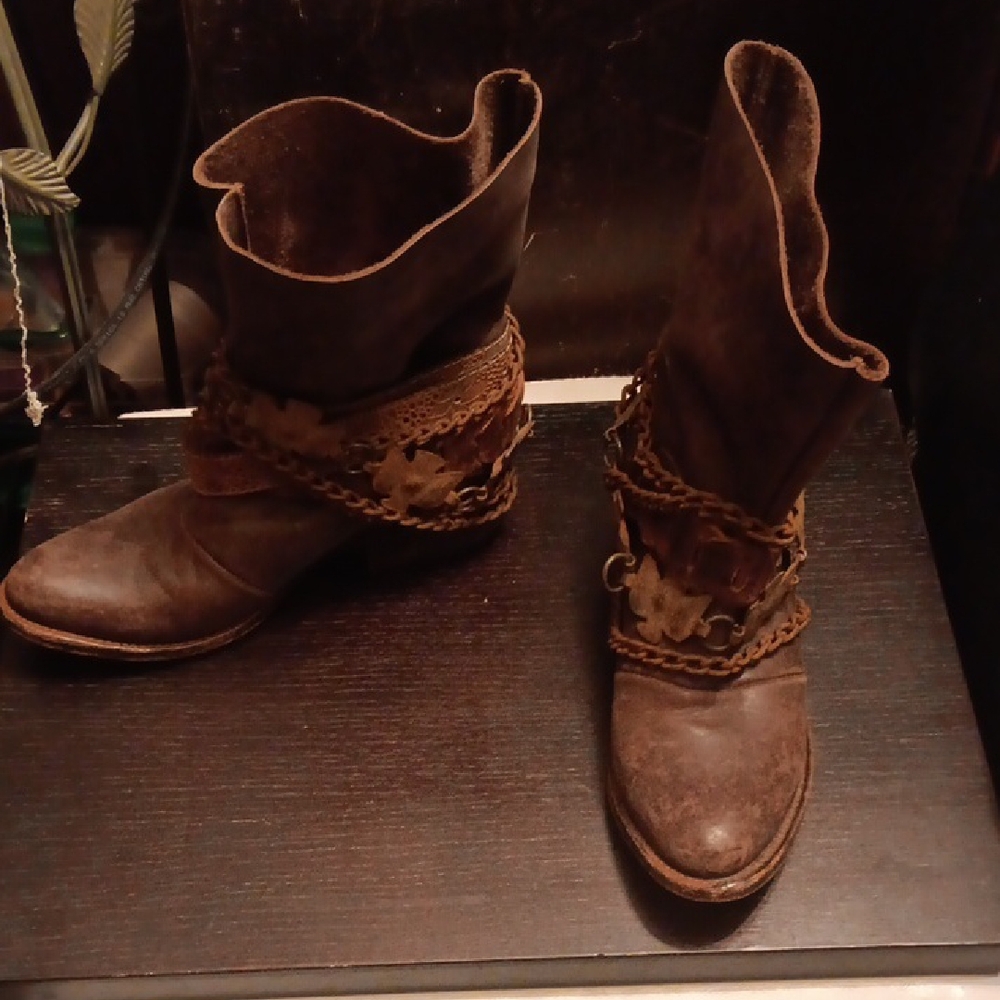 FREEBIRD BOOTS Brown Western Ankle Boots